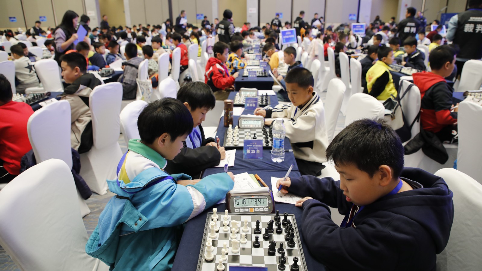 山海棋缘 弈动智慧 “全民棋牌季”2025年河北省棋牌联赛 秦皇岛站火热开赛